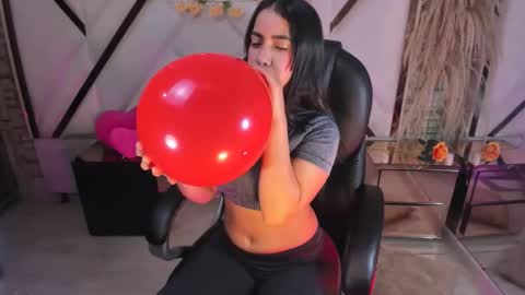 Snapshot of irina_rousee chatting on 13, 5, 2026 irina_rousee online show from 13, 5, 2026