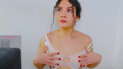 Instagram iris caprice online show from 28, 9, 2025