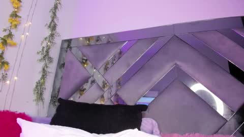 Snapshot of iris_hott1 chatting on 1, 1, 2025 iris online show from 1, 1, 2025