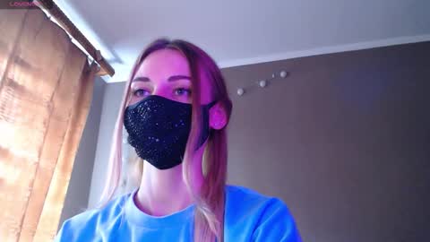 Snapshot of iris_lave chatting on 9, 9, 2025 Lily online show from 9, 9, 2025