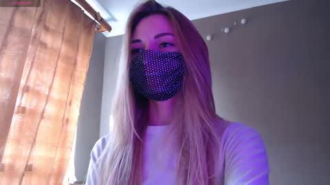 Snapshot of iris_lave chatting on 10, 9, 2025 Lily online show from 10, 9, 2025