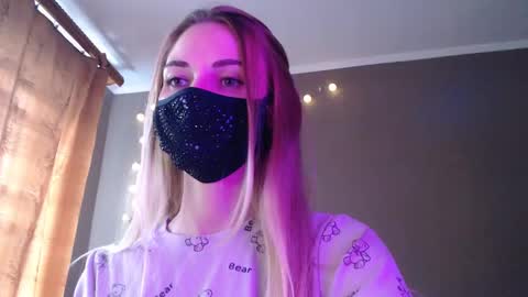 Snapshot of iris_lave chatting on 11, 9, 2025 Lily online show from 11, 9, 2025