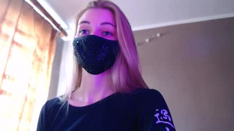 Snapshot of iris_lave chatting on 19, 9, 2025 Lily online show from 19, 9, 2025