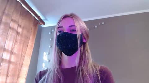 Snapshot of iris_lave chatting on 20, 9, 2025 Lily online show from 20, 9, 2025