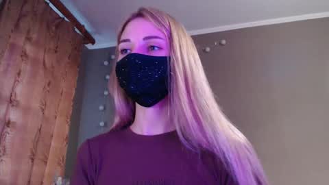 Snapshot of iris_lave chatting on 23, 9, 2025 Lily online show from 23, 9, 2025