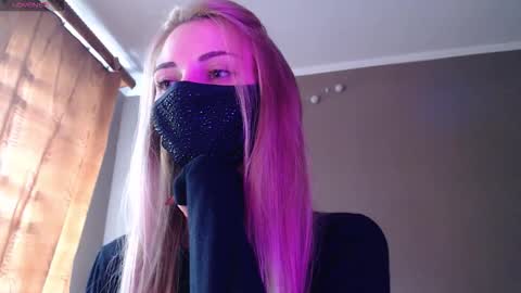 Snapshot of iris_lave chatting on 24, 9, 2025 Lily online show from 24, 9, 2025