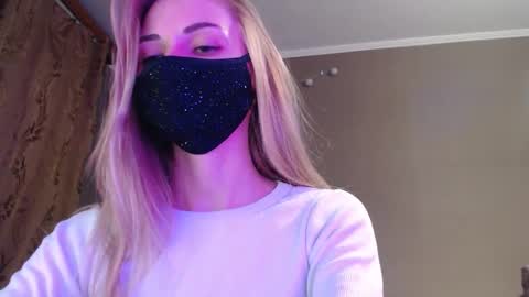 Snapshot of iris_lave chatting on 26, 9, 2025 Lily online show from 26, 9, 2025