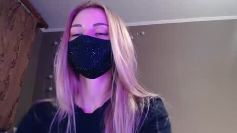 Snapshot of iris_lave chatting on 27, 9, 2025 Lily online show from 27, 9, 2025