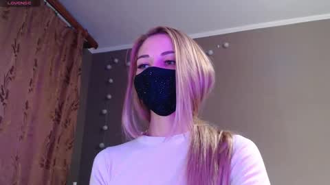 Snapshot of iris_lave chatting on 29, 9, 2025 Lily online show from 29, 9, 2025