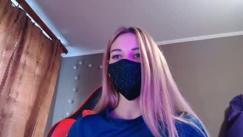 Snapshot of iris_lave chatting on 25, 10, 2025 Lily online show from 25, 10, 2025