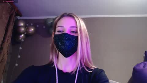 Snapshot of iris_lave chatting on 6, 11, 2025 Lily online show from 6, 11, 2025