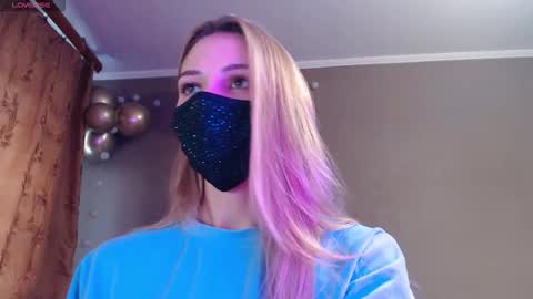 Snapshot of iris_lave chatting on 9, 11, 2025 Lily online show from 9, 11, 2025