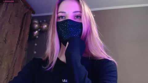 Snapshot of iris_lave chatting on 11, 11, 2025 Lily online show from 11, 11, 2025