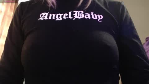 Snapshot of iris_lave chatting on 15, 11, 2025 Lily online show from 15, 11, 2025