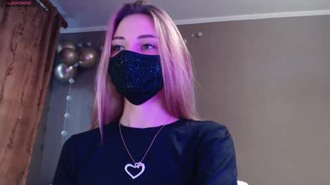 Snapshot of iris_lave chatting on 22, 11, 2025 Lily online show from 22, 11, 2025