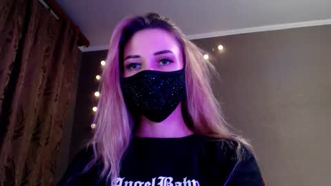 Snapshot of iris_lave chatting on 3, 12, 2025 Lily online show from 3, 12, 2025