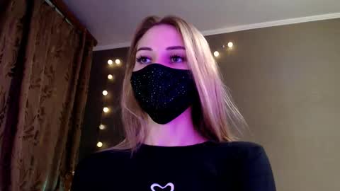 Snapshot of iris_lave chatting on 14, 12, 2025 Lily online show from 14, 12, 2025