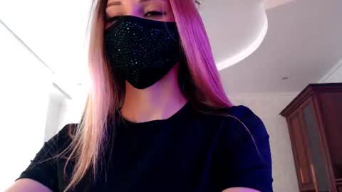Snapshot of iris_lave chatting on 8, 6, 2026 Lily online show from 8, 6, 2026