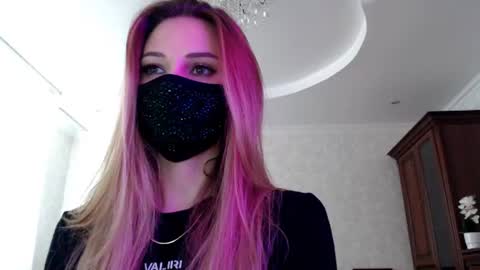 Snapshot of iris_lave chatting on 9, 7, 2026 Lily online show from 9, 7, 2026