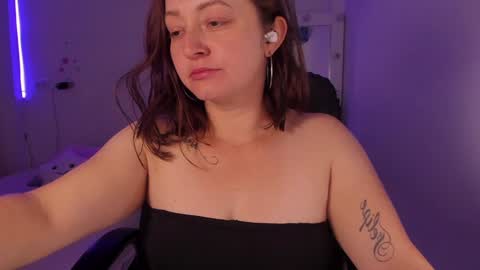 Snapshot of iris_marroquin chatting on 23, 12, 2024 natalia online show from 23, 12, 2024