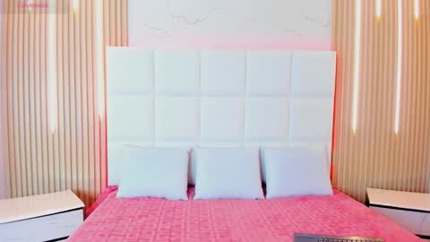 Snapshot of iris_thompson chatting on 24, 10, 2025 Iris online show from 24, 10, 2025