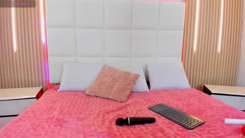 Snapshot of iris_thompson chatting on 31, 10, 2025 Iris online show from 31, 10, 2025