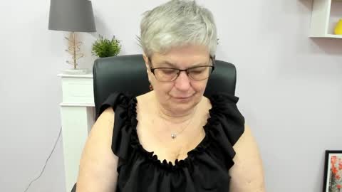Snapshot of iris_xdesire chatting on 11, 5, 2026 I R I S online show from 11, 5, 2026