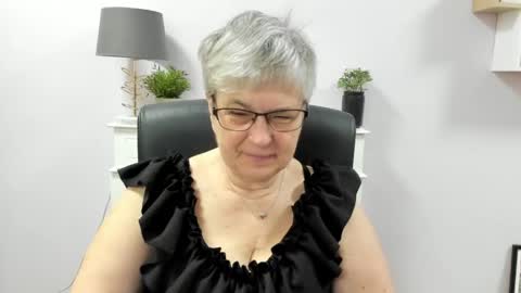 Snapshot of iris_xdesire chatting on 28, 5, 2026 I R I S online show from 28, 5, 2026