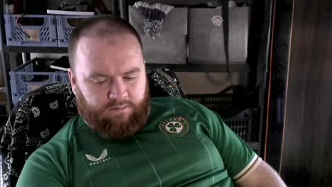 Snapshot of irishdaddy24 chatting on 19, 12, 2024 twitter theirishman205 online show from 19, 12, 2024