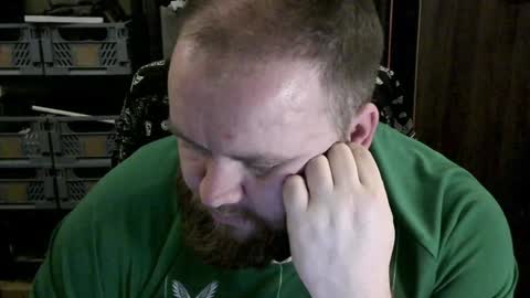 Snapshot of irishdaddy24 chatting on 20, 12, 2024 twitter theirishman205 online show from 20, 12, 2024