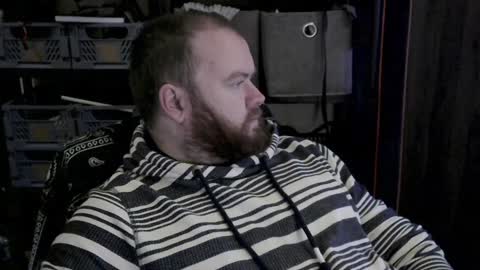 Snapshot of irishdaddy24 chatting on 22, 12, 2024 twitter theirishman205 online show from 22, 12, 2024