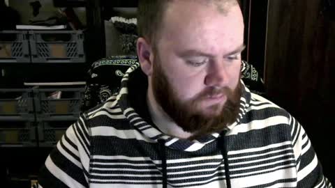 Snapshot of irishdaddy24 chatting on 22, 12, 2024 twitter theirishman205 online show from 22, 12, 2024