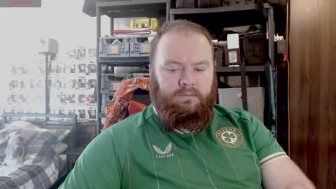 Snapshot of irishdaddy24 chatting on 13, 9, 2025 twitter theirishman205 online show from 13, 9, 2025