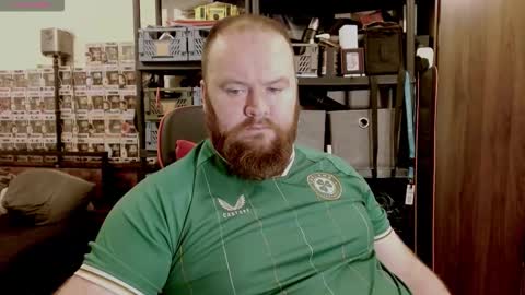 Snapshot of irishdaddy24 chatting on 5, 10, 2025 twitter theirishman205 online show from 5, 10, 2025