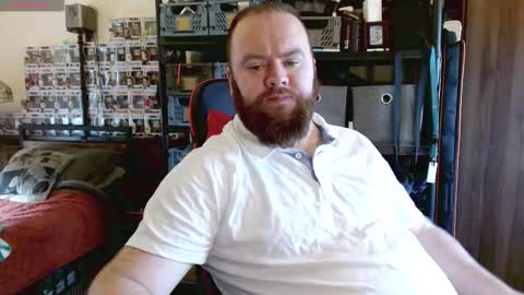 Snapshot of irishdaddy24 chatting on 6, 10, 2025 twitter theirishman205 online show from 6, 10, 2025