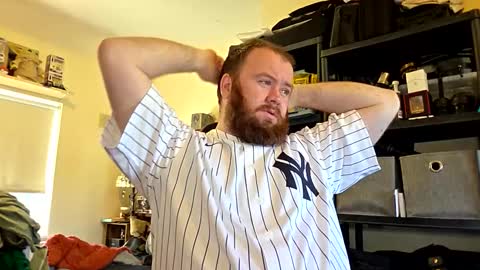 Snapshot of irishdaddy24 chatting on 25, 10, 2025 twitter theirishman205 online show from 25, 10, 2025