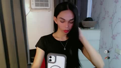 Snapshot of irishlovesyou chatting on 2, 4, 2026 IRISH AND TRIXIE online show from 2, 4, 2026