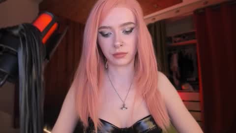 Miss Iris Fansly Miss Iris new inst.  online show from 27, 11, 2025