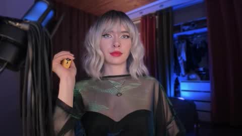 Miss Iris Fansly Miss Iris new inst.  online show from 15, 12, 2025