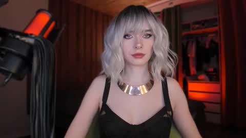 Snapshot of irisice chatting on 21, 12, 2025 Miss Iris Fansly Miss Iris new inst. online show from 21, 12, 2025