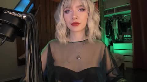 Snapshot of irisice chatting on 5, 1, 2026 Miss Iris Fansly Miss Iris new inst. online show from 5, 1, 2026