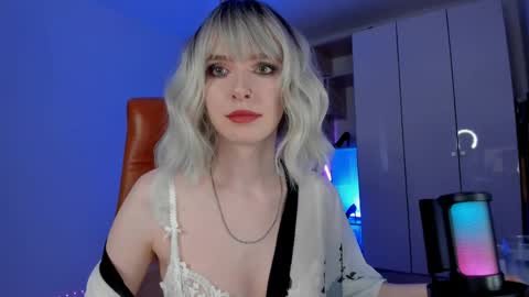 Miss Iris Fansly Miss Iris new inst.  online show from 9, 6, 2026