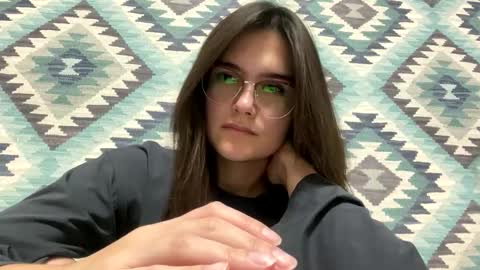 irisss31 online show from 3, 11, 2025