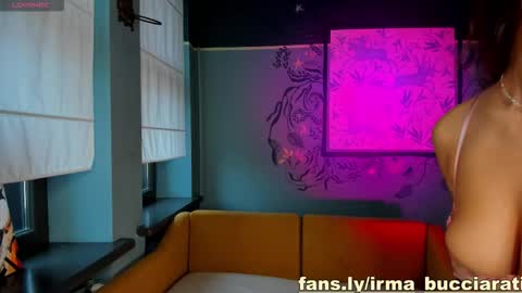 irma_bucciarati online show from 15, 10, 2025