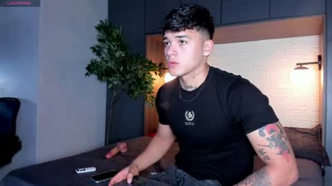 Snapshot of iron_tous chatting on 10, 4, 2026 Iron Tous online show from 10, 4, 2026