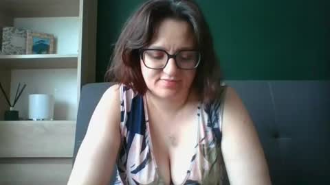 Snapshot of irresistibleparis chatting on 7, 7, 2026 Paris online show from 7, 7, 2026