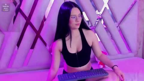 Snapshot of isa_doux chatting on 4, 3, 2026 Isa online show from 4, 3, 2026