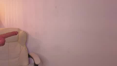Snapshot of isa_dumont chatting on 21, 4, 2026 ISA online show from 21, 4, 2026