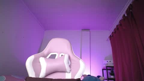 Isabella  online show from 30, 10, 2025