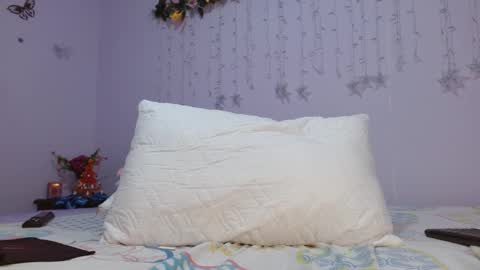 isa_jones1 online show from 15, 12, 2024